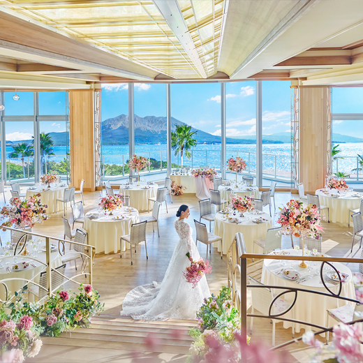 全フロアオーシャンビュー桜島の絶景望むパーティ会場＆大聖堂見学